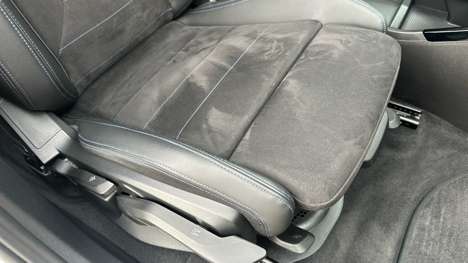 Used BMW iX1 2024 for sale - 77804371: Photo 32