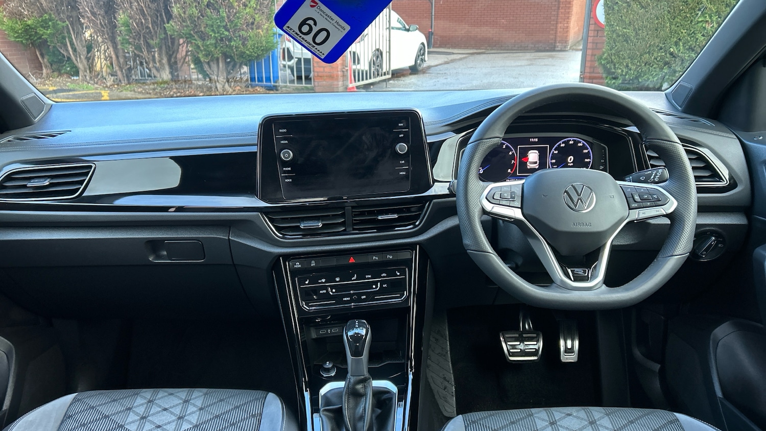 Used Volkswagen T-Roc 2025 for sale - 76863720: Photo 10