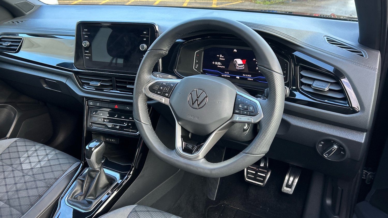 Used Volkswagen T-Roc 2025 for sale - 76863720: Photo 11