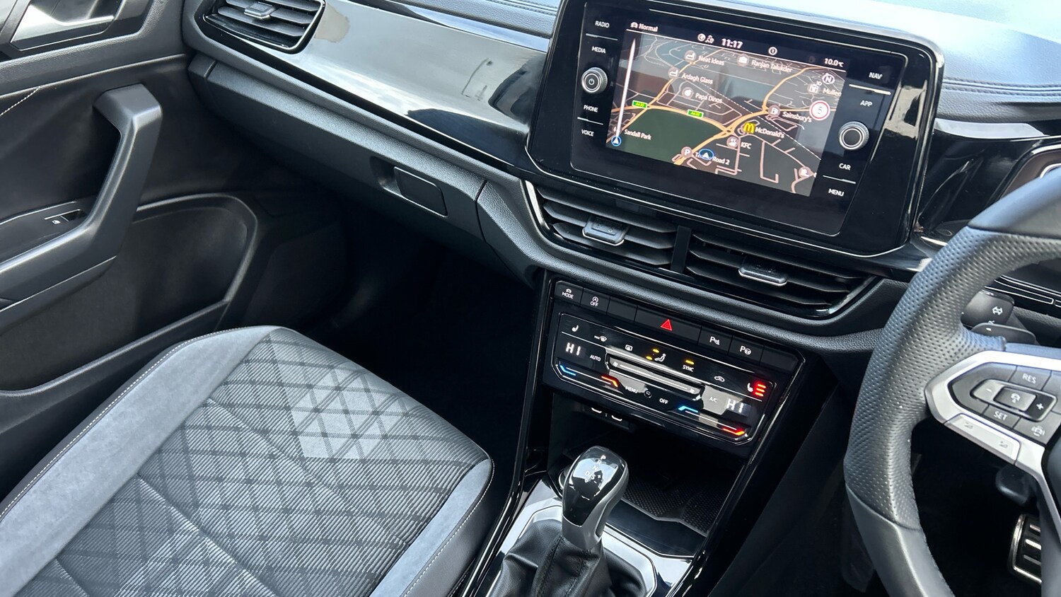 Used Volkswagen T-Roc 2025 for sale - 76863720: Photo 14