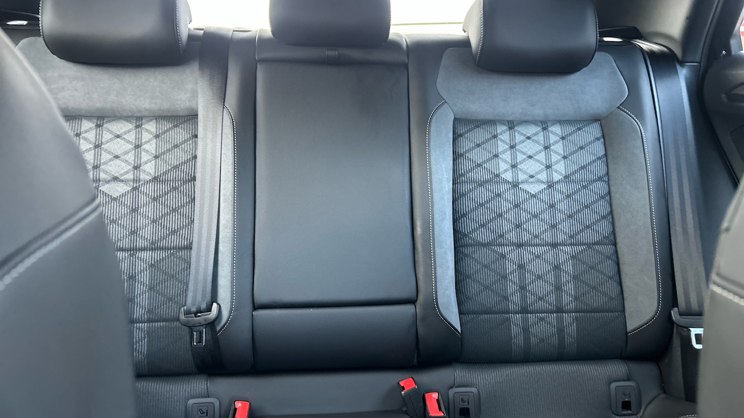 Used Volkswagen T-Roc 2025 for sale - 76863720: Photo 15