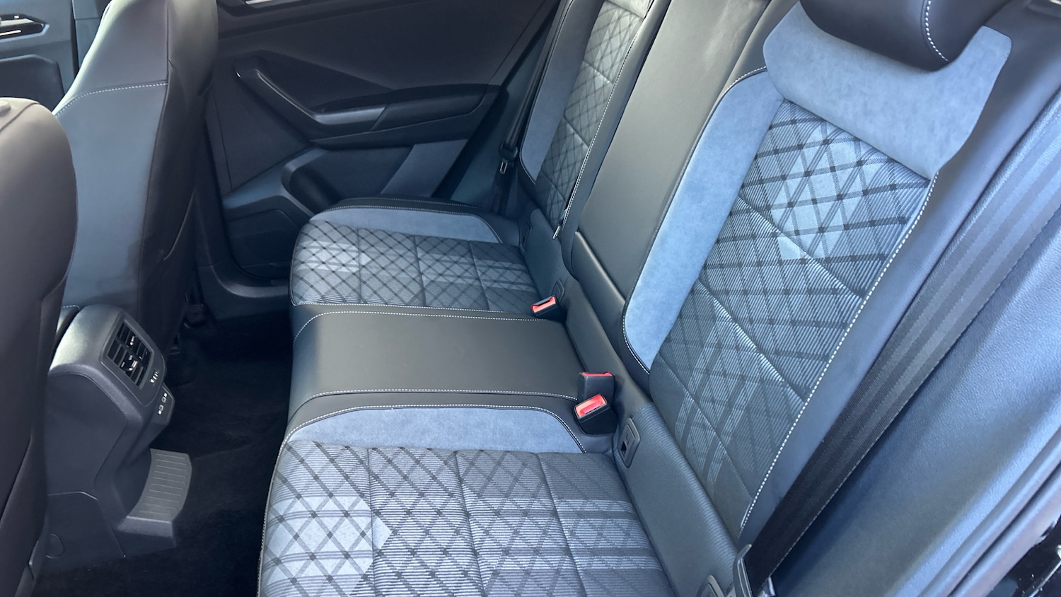 Used Volkswagen T-Roc 2025 for sale - 76863720: Photo 16