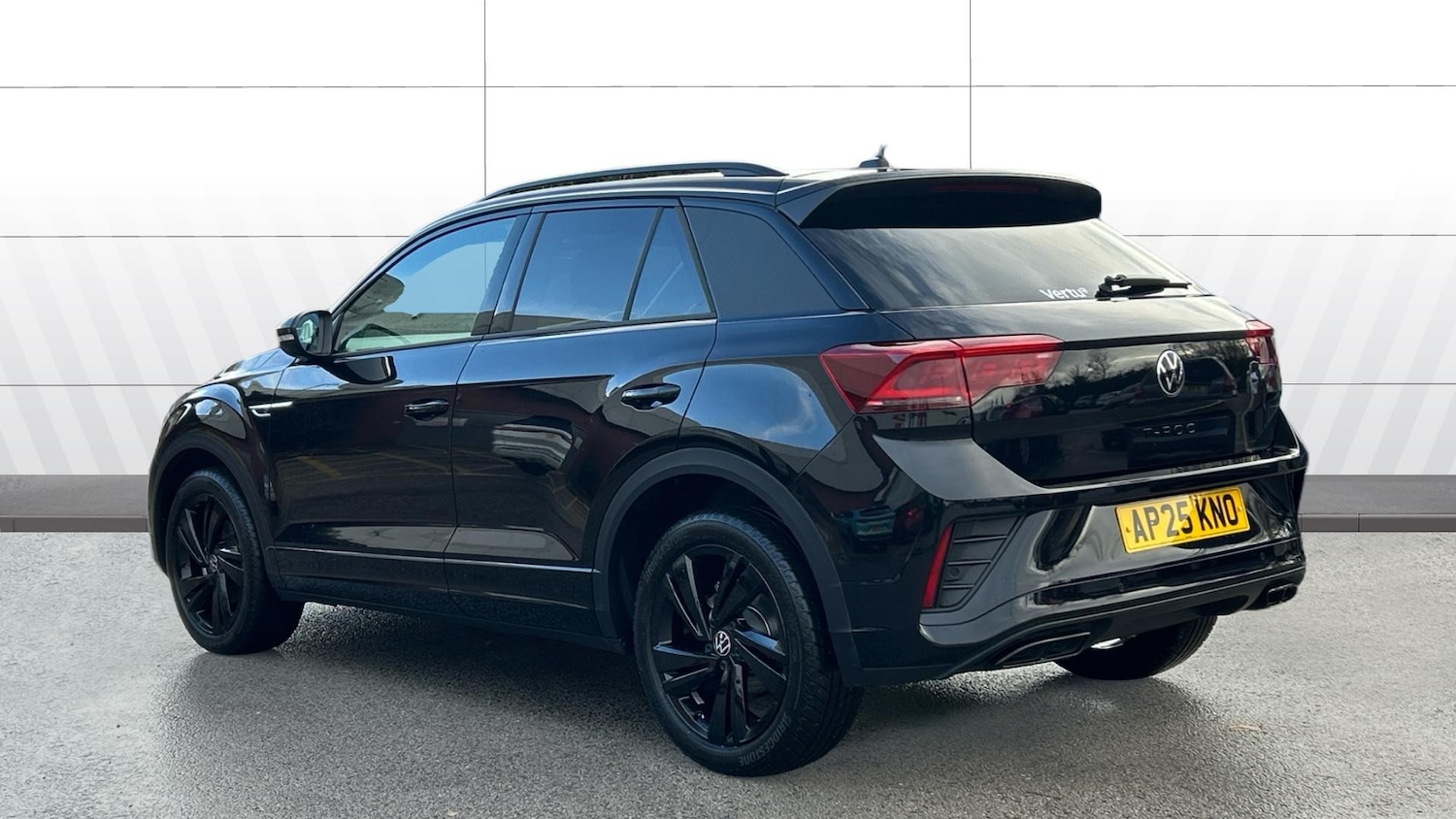 Used Volkswagen T-Roc 2025 for sale - 76863720: Photo 2