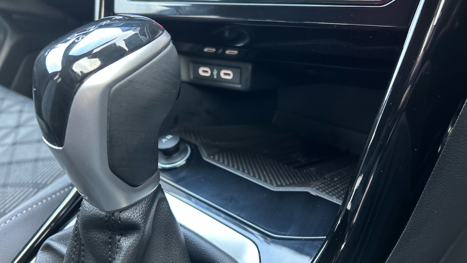 Used Volkswagen T-Roc 2025 for sale - 76863720: Photo 26