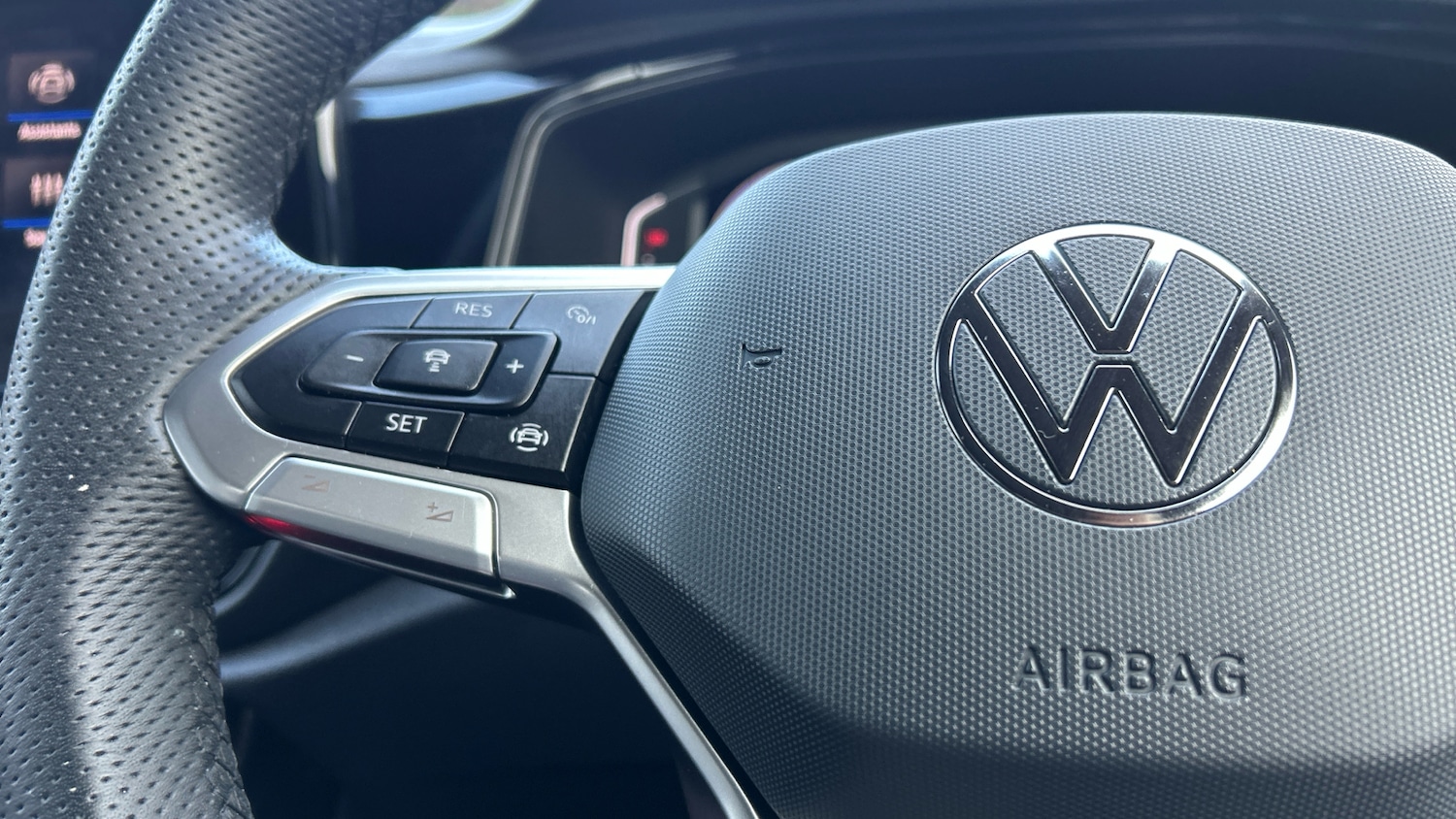 Used Volkswagen T-Roc 2025 for sale - 76863720: Photo 28