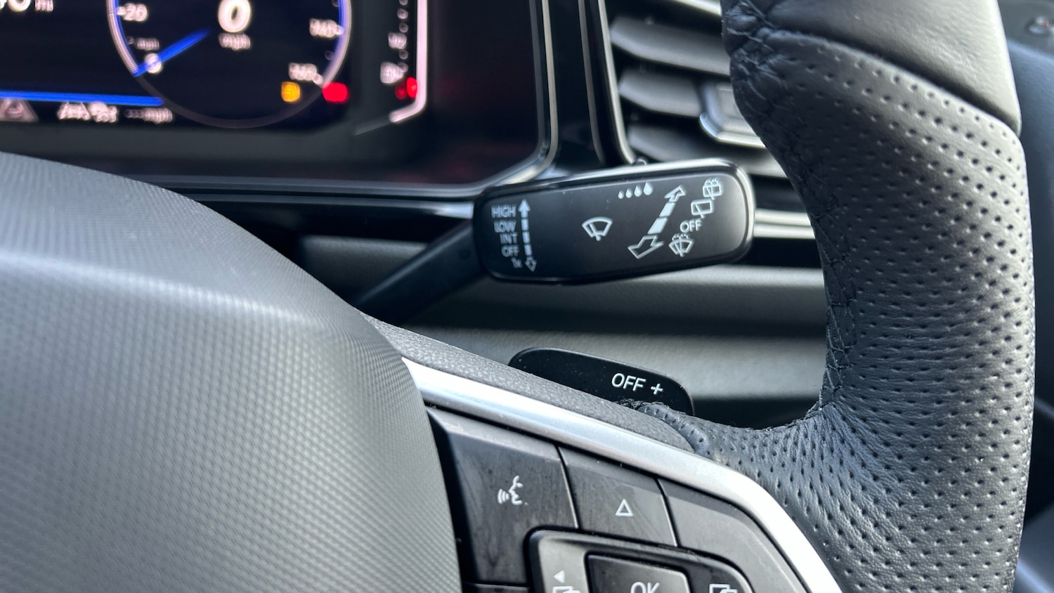 Used Volkswagen T-Roc 2025 for sale - 76863720: Photo 30