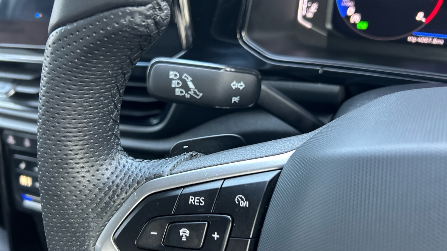 Used Volkswagen T-Roc 2025 for sale - 76863720: Photo 31