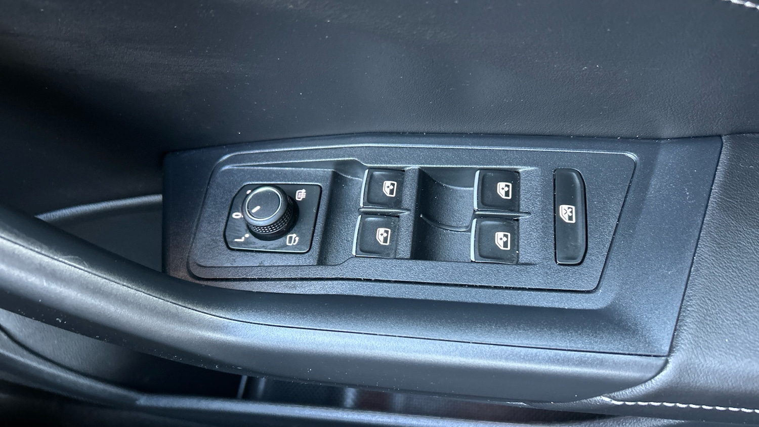 Used Volkswagen T-Roc 2025 for sale - 76863720: Photo 33