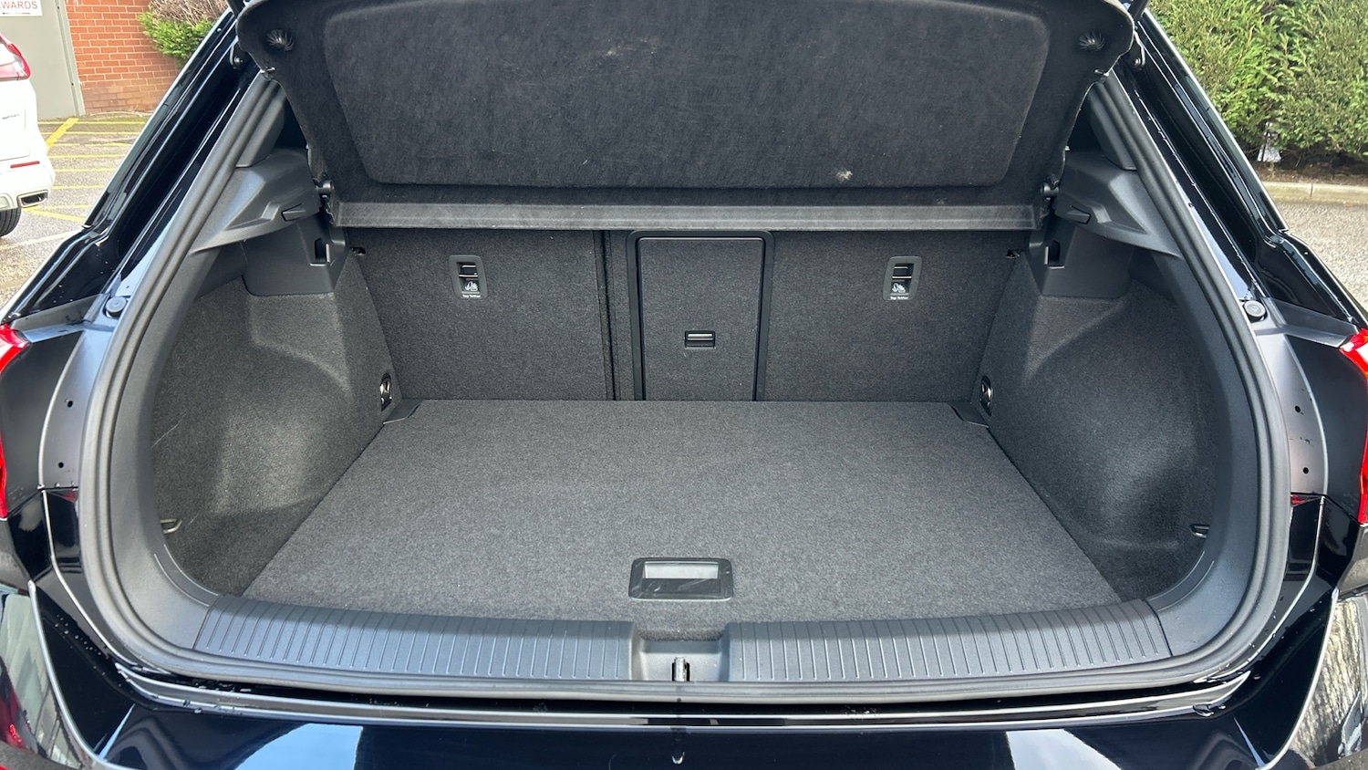 Used Volkswagen T-Roc 2025 for sale - 76863720: Photo 4