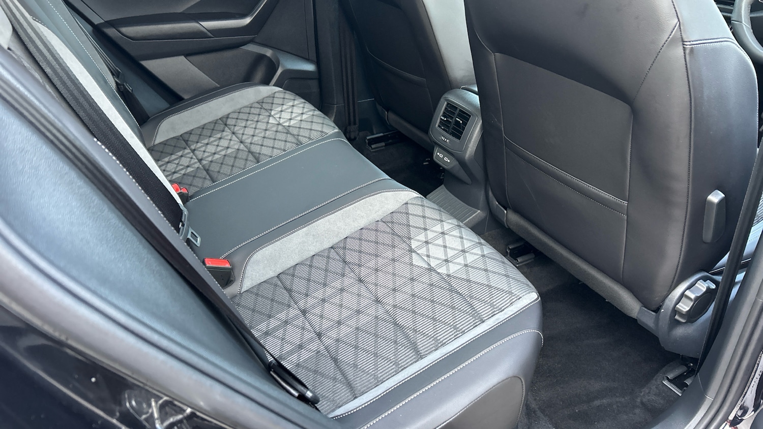 Used Volkswagen T-Roc 2025 for sale - 76863720: Photo 46