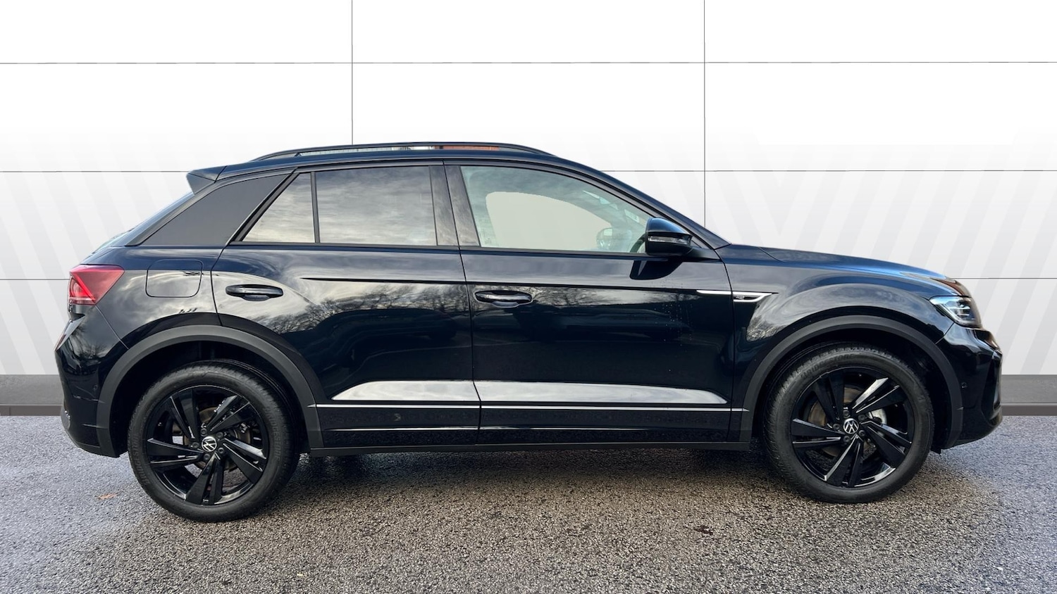 Used Volkswagen T-Roc 2025 for sale - 76863720: Photo 5