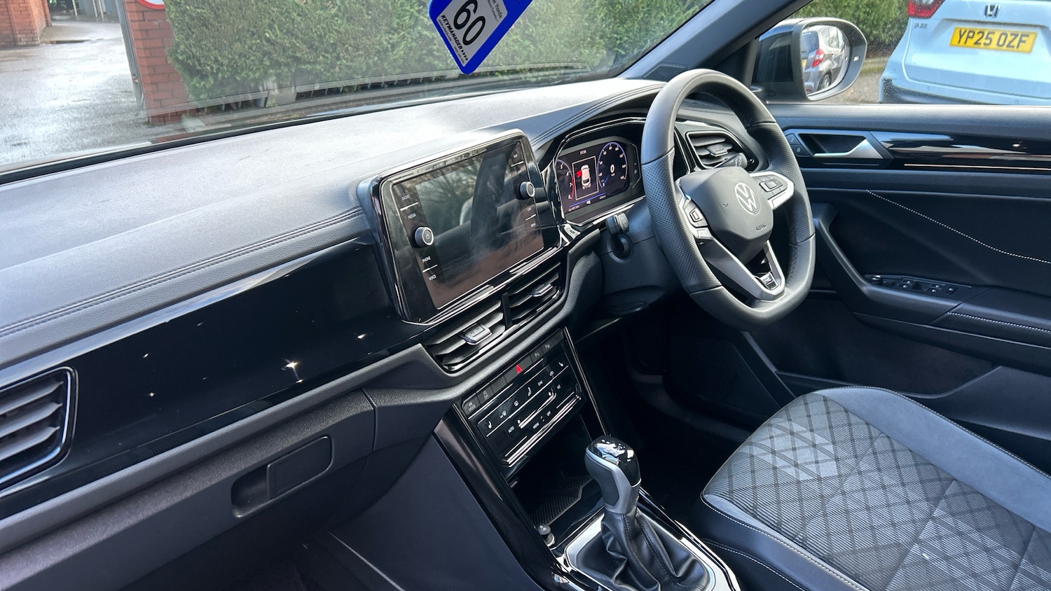 Used Volkswagen T-Roc 2025 for sale - 76863720: Photo 9