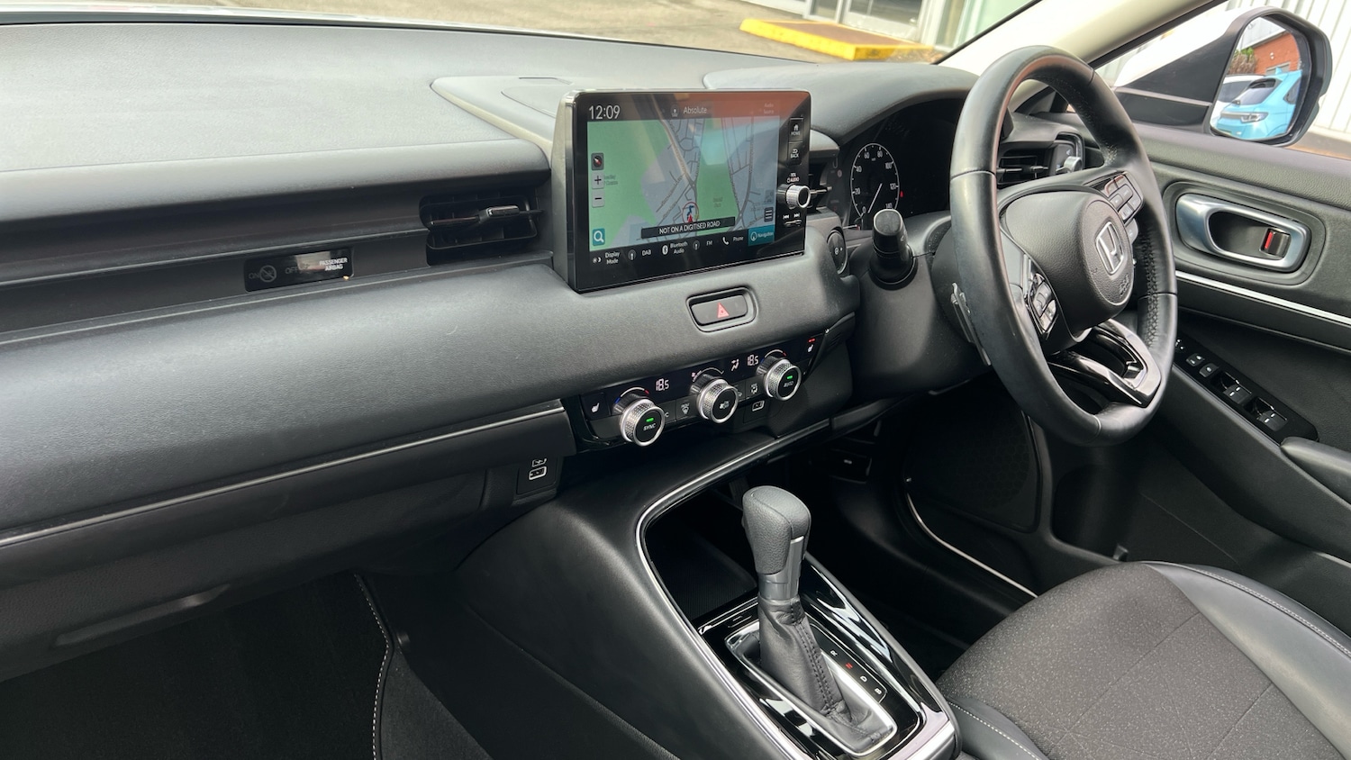 Used Honda HR-V 2023 for sale - 76450255: Photo 2