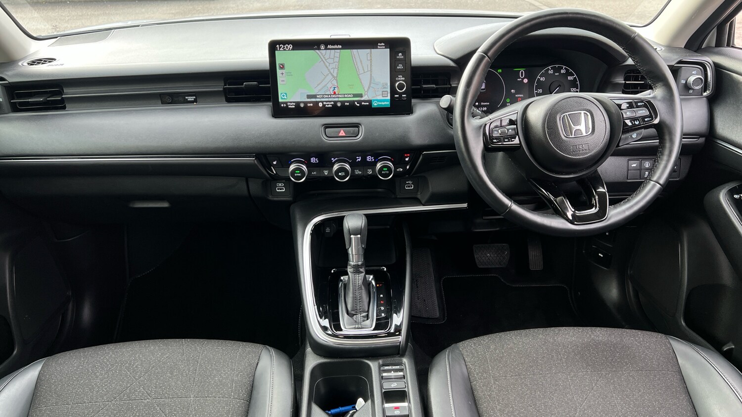 Used Honda HR-V 2023 for sale - 76450255: Photo 4