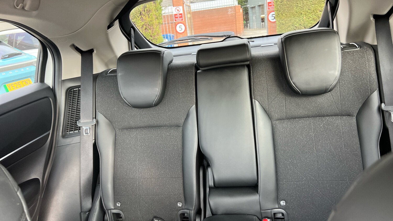 Used Honda HR-V 2023 for sale - 76450255: Photo 8