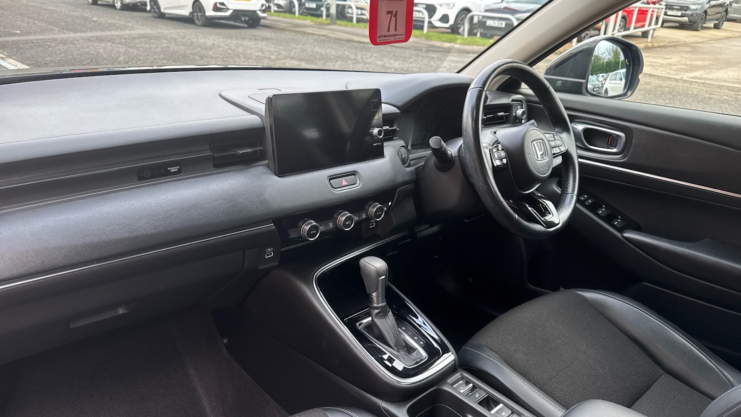 Used Honda HR-V 2022 for sale - 77616100: Photo 2