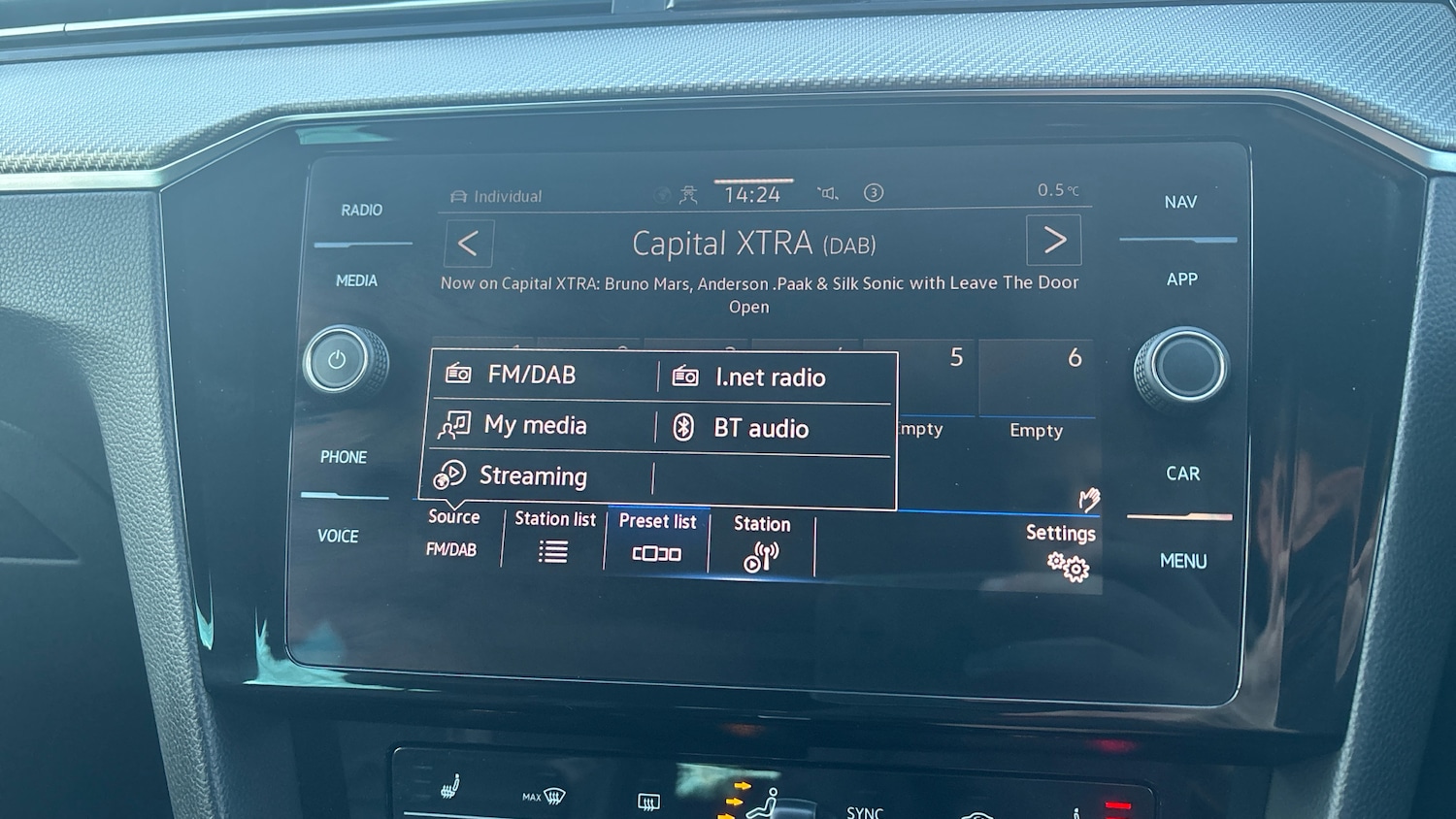 Used Volkswagen Passat 2023 for sale - 77104520: Photo 32