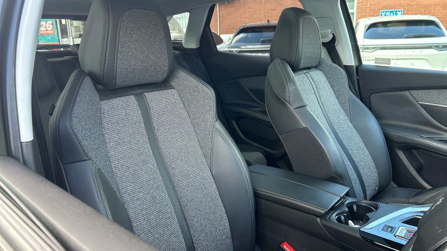 Used Peugeot 3008 2017 for sale - 77883874: Photo 34