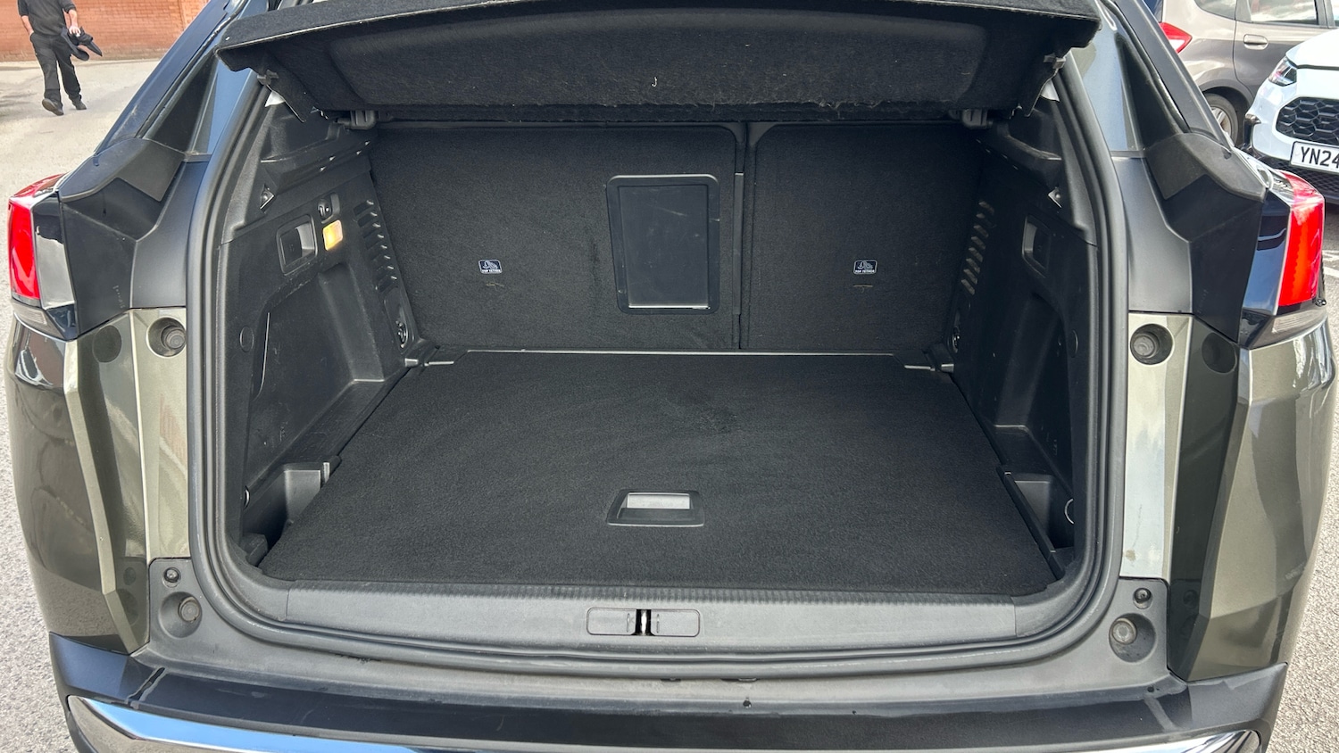 Used Peugeot 3008 2017 for sale - 77883874: Photo 42