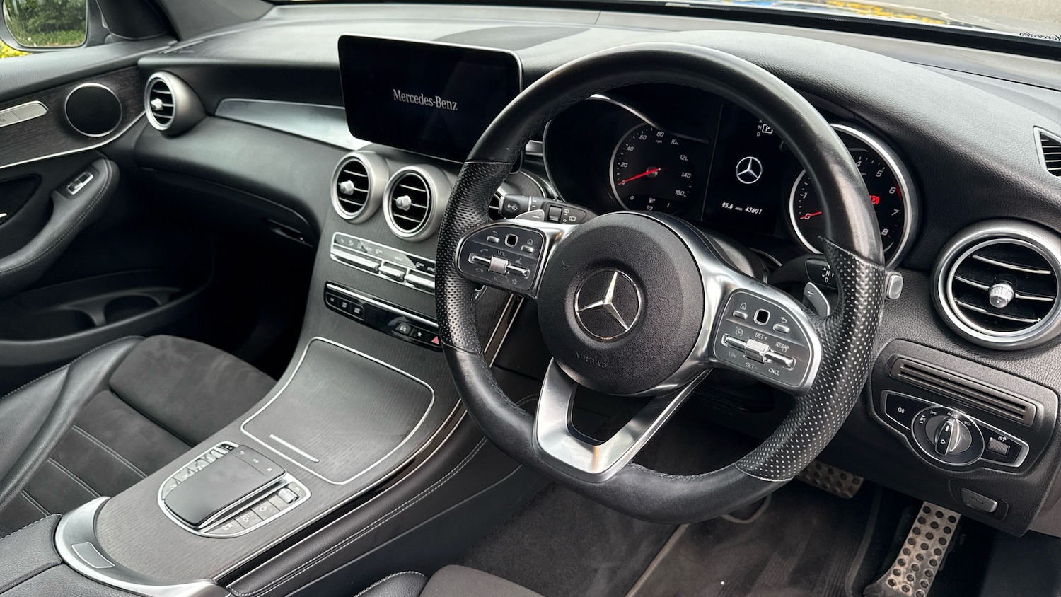 Used Mercedes-Benz GLC 2020 for sale - 76193035: Photo 11