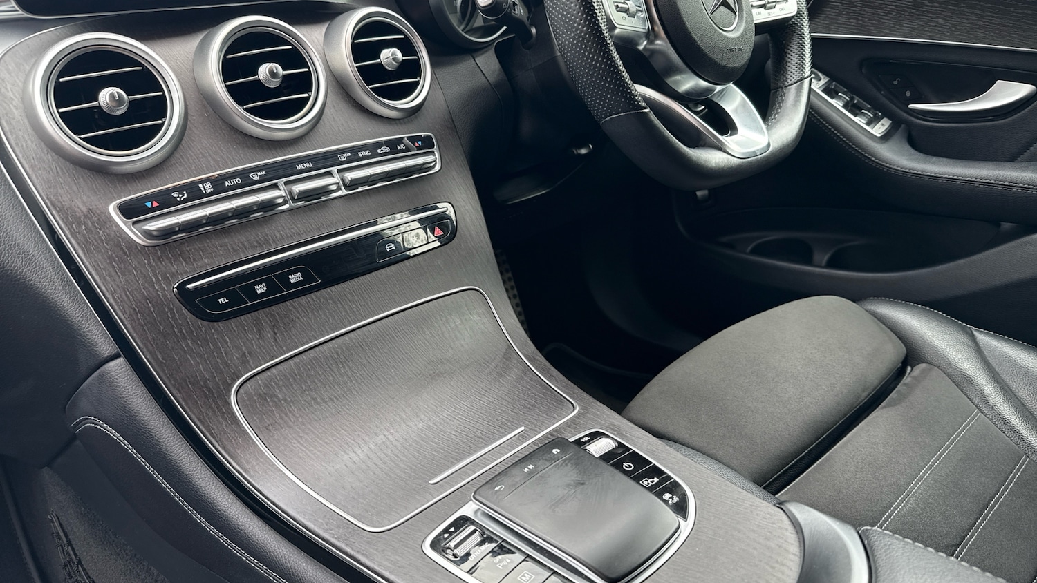 Used Mercedes-Benz GLC 2020 for sale - 76193035: Photo 13