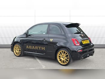 Used Abarth 695 2025 for sale - 79664152: Photo