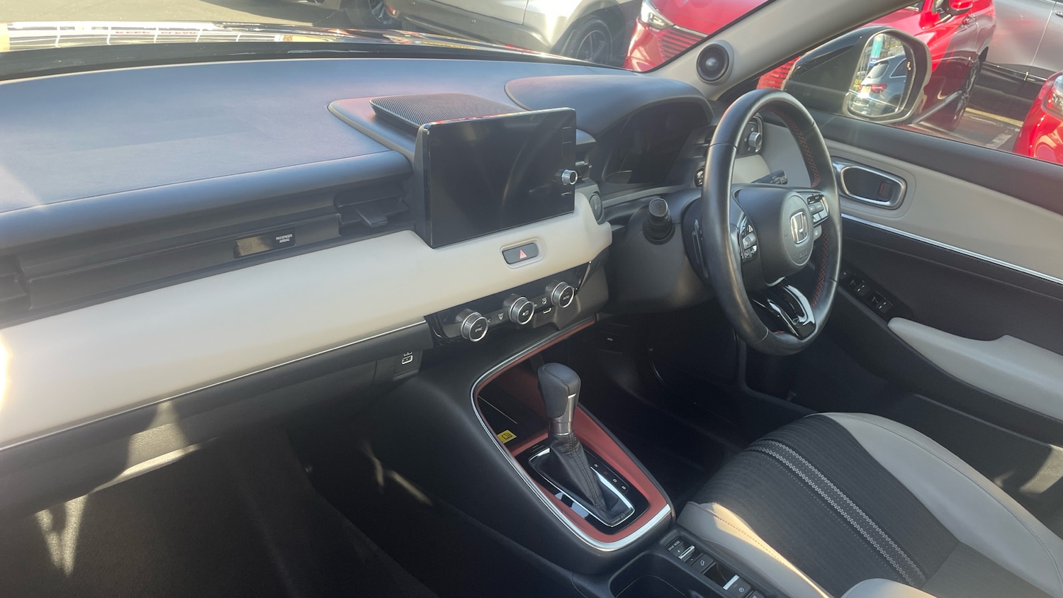 Used Honda HR-V 2022 for sale - 76464372: Photo 2