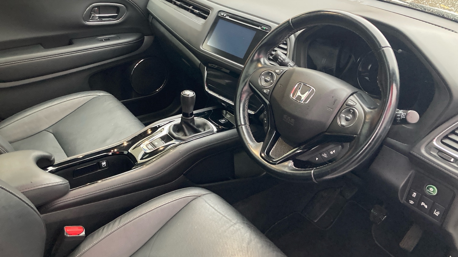 Used Honda HR-V 2020 for sale - 76983877: Photo 2