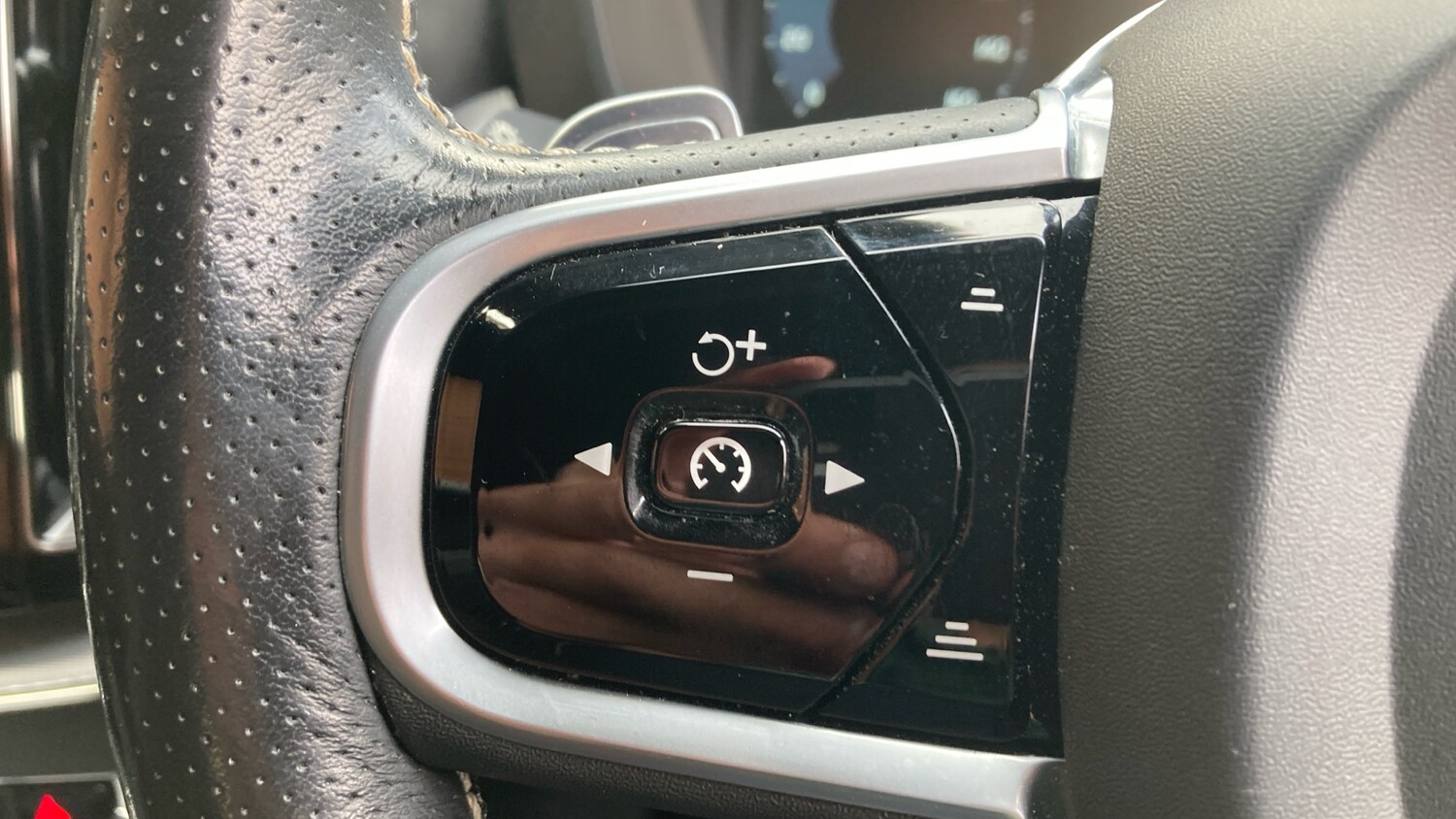 Used Volvo XC60 2018 for sale - 77528473: Photo 34