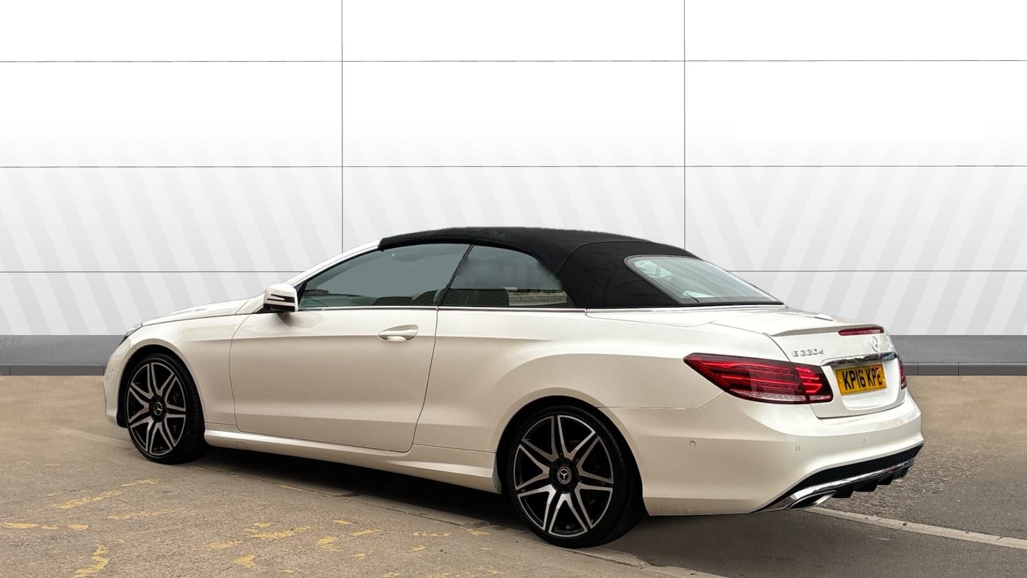 Used Mercedes-Benz E-Class 2016 for sale - 76057749: Photo 2