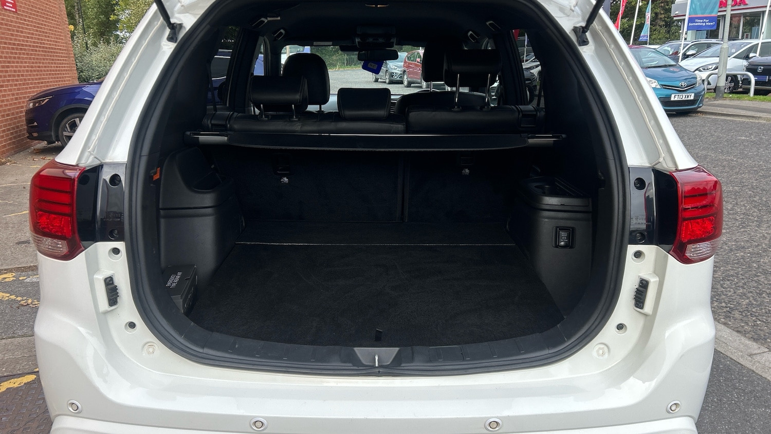 Used Mitsubishi Outlander 2019 for sale - 76230828: Photo 4