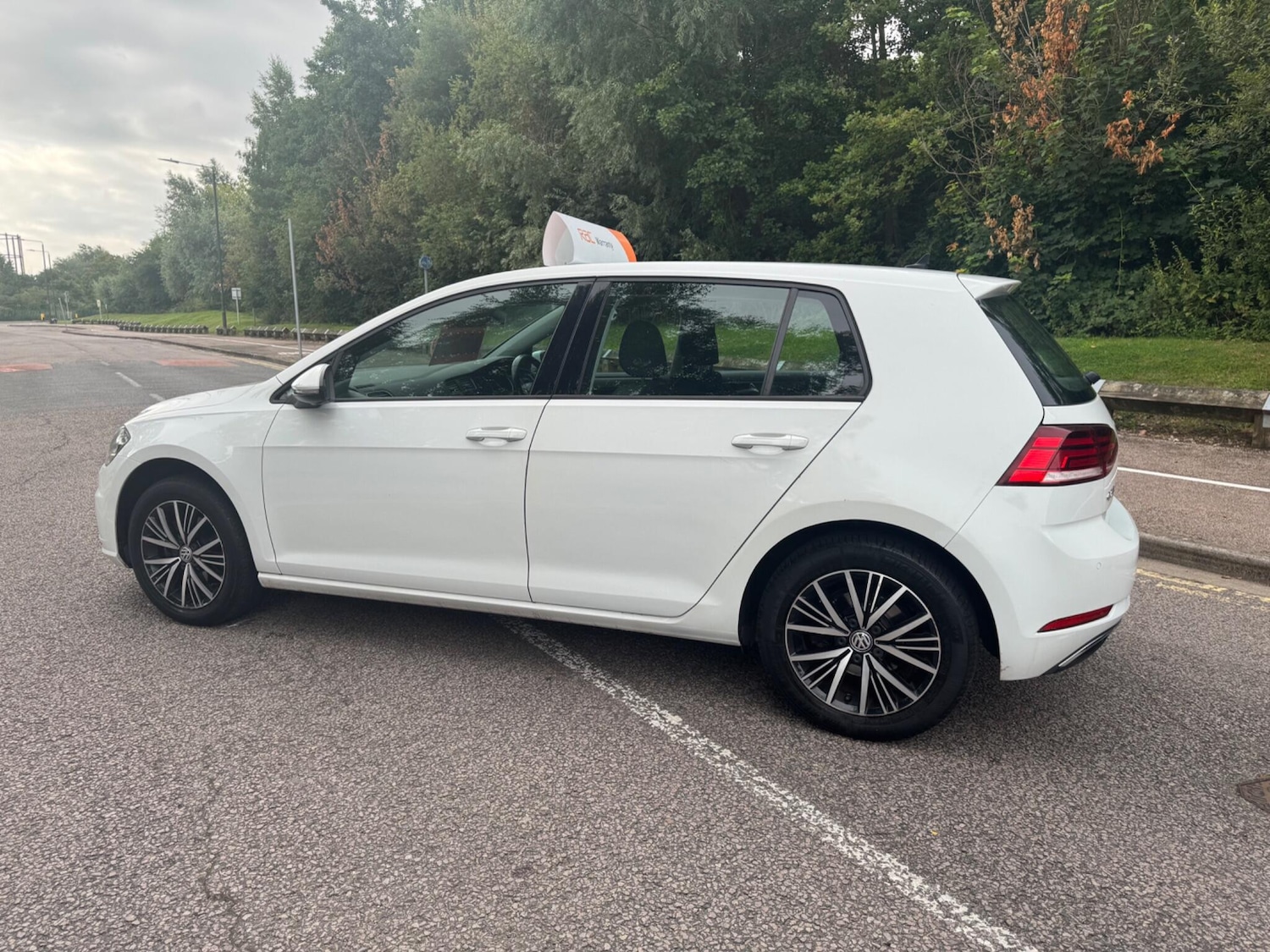 Used Volkswagen Golf for sale - 77440601: Photo 2