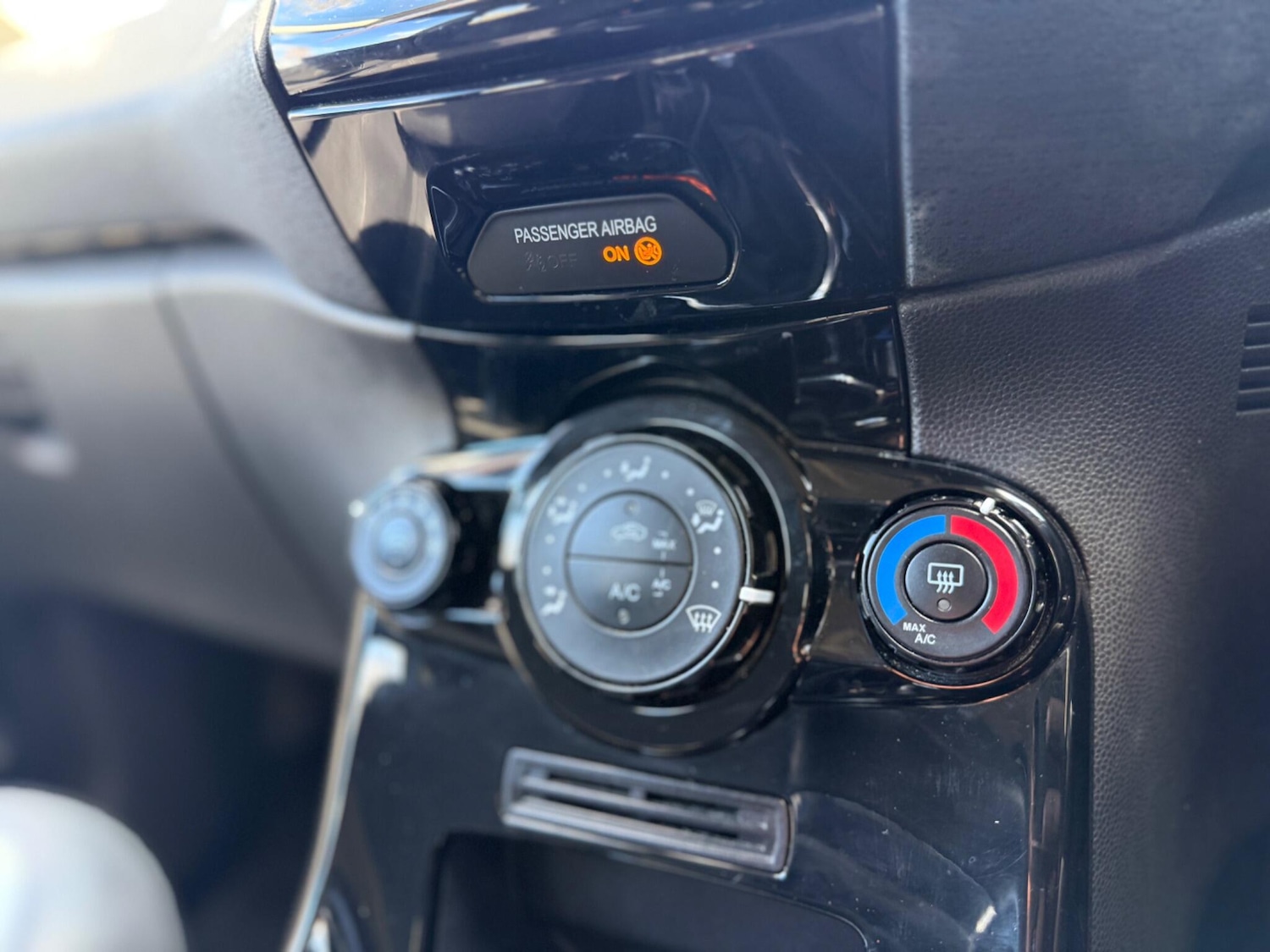 Used Ford Fiesta 2015 for sale - 78034434: Photo 17