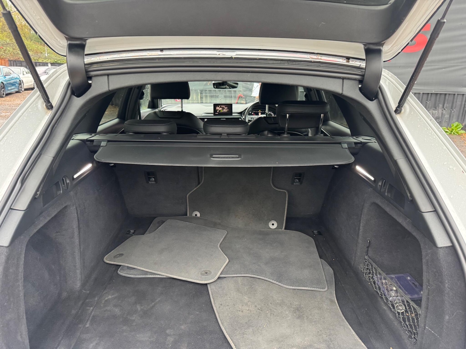 Used Audi A4 Avant 2019 for sale - 76336953: Photo 11