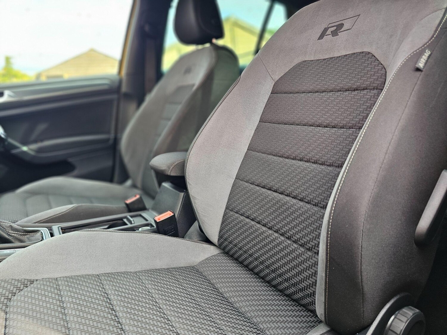 Used Volkswagen Golf 2018 for sale - 76572544: Photo 19