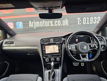 Used Volkswagen Golf 2018 for sale - 76572544: Photo