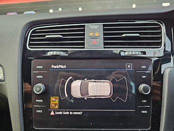 Used Volkswagen Golf 2018 for sale - 76572544: Photo