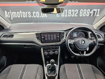 Used Volkswagen T-Roc 2020 for sale - 75506803: Photo