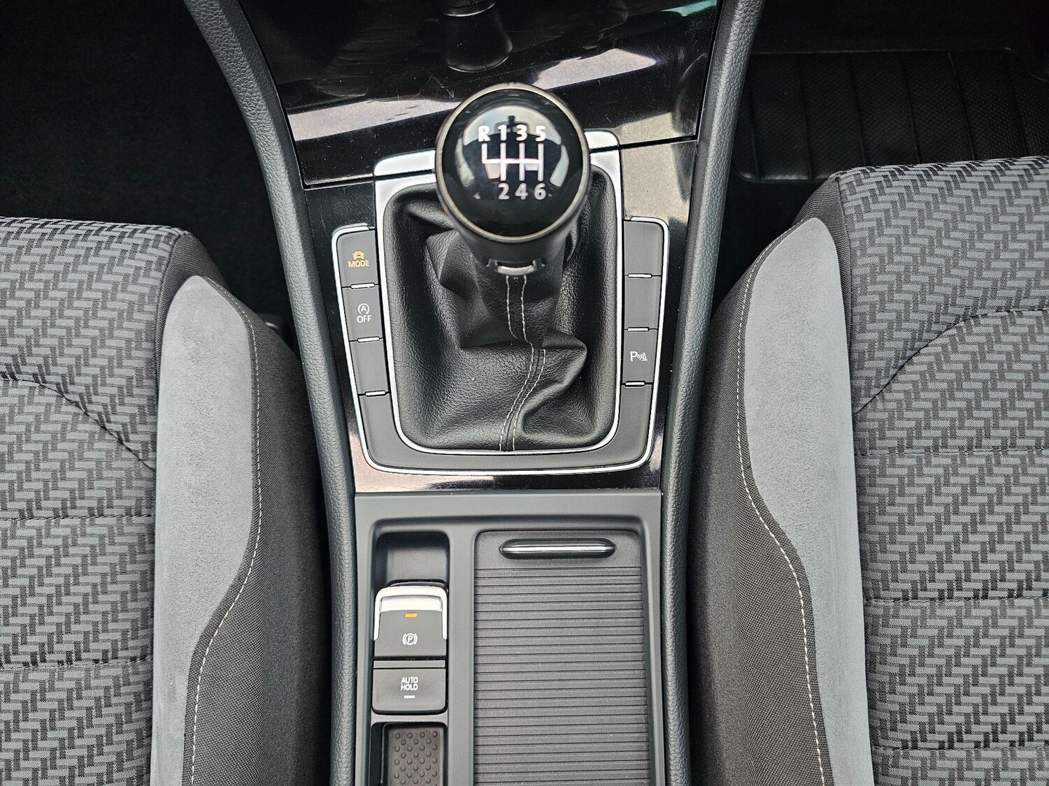 Used Volkswagen Golf 2018 for sale - 76592731: Photo 36