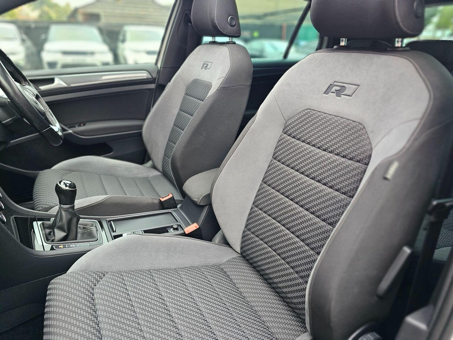 Used Volkswagen Golf 2018 for sale - 76592731: Photo 9