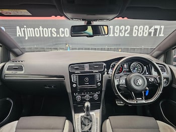 Used Volkswagen Golf 2016 for sale - 76550475: Photo