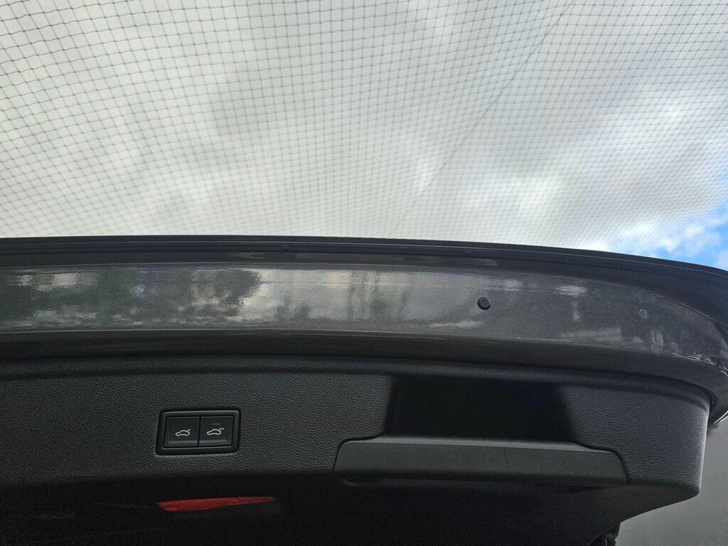 Used Volkswagen Touareg 2019 for sale - 76174986: Photo 53