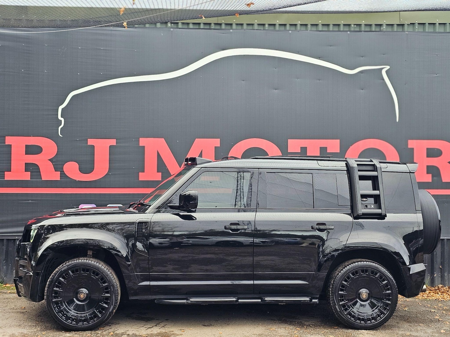 Used Land Rover Defender 2022 for sale - 76440731: Photo 10