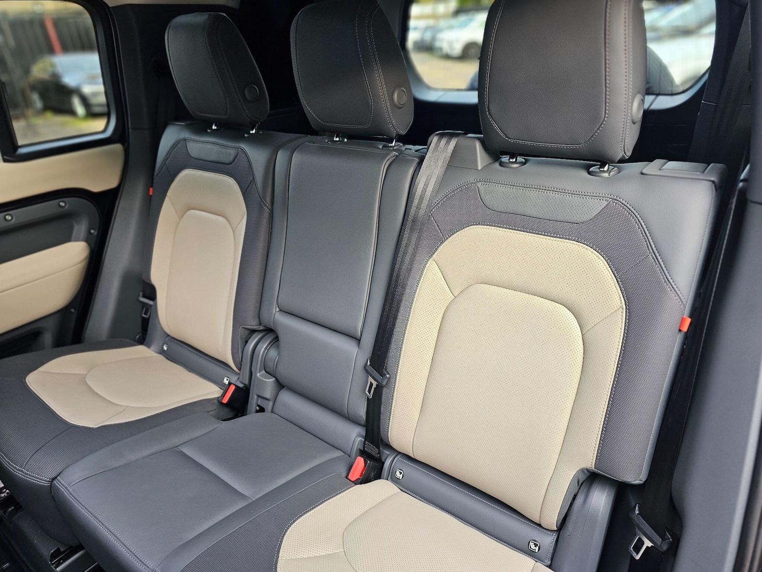 Used Land Rover Defender 2022 for sale - 76440731: Photo 19