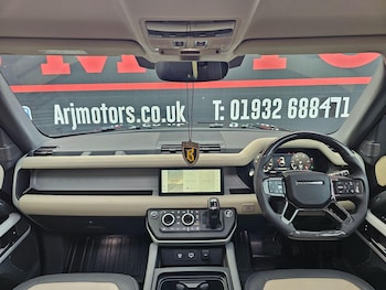 Used Land Rover Defender 2022 for sale - 76440731: Photo