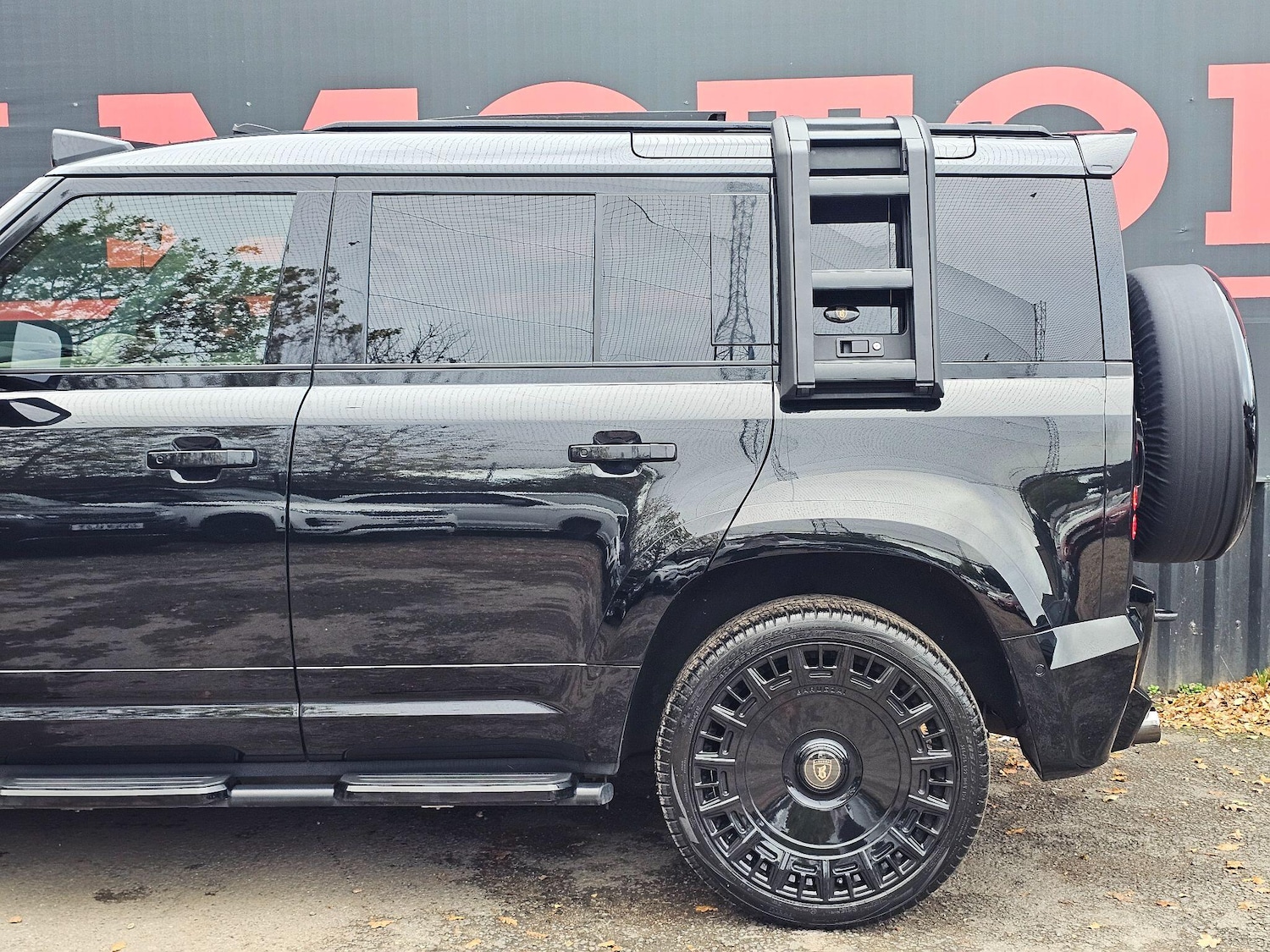 Used Land Rover Defender 2022 for sale - 76440731: Photo 44