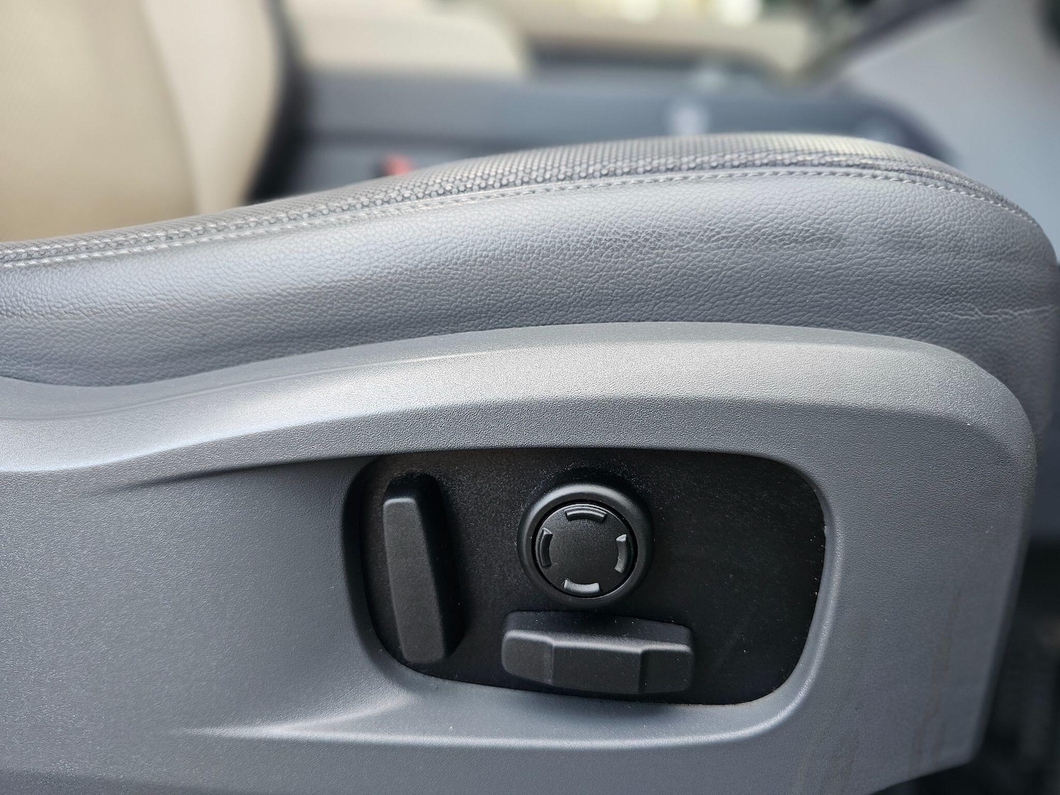 Used Land Rover Defender 2022 for sale - 76440731: Photo 61