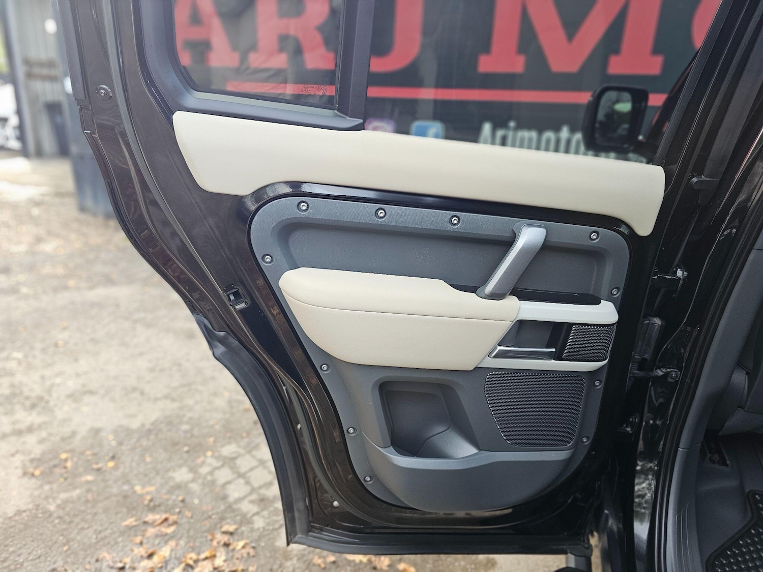 Used Land Rover Defender 2022 for sale - 76440731: Photo 62