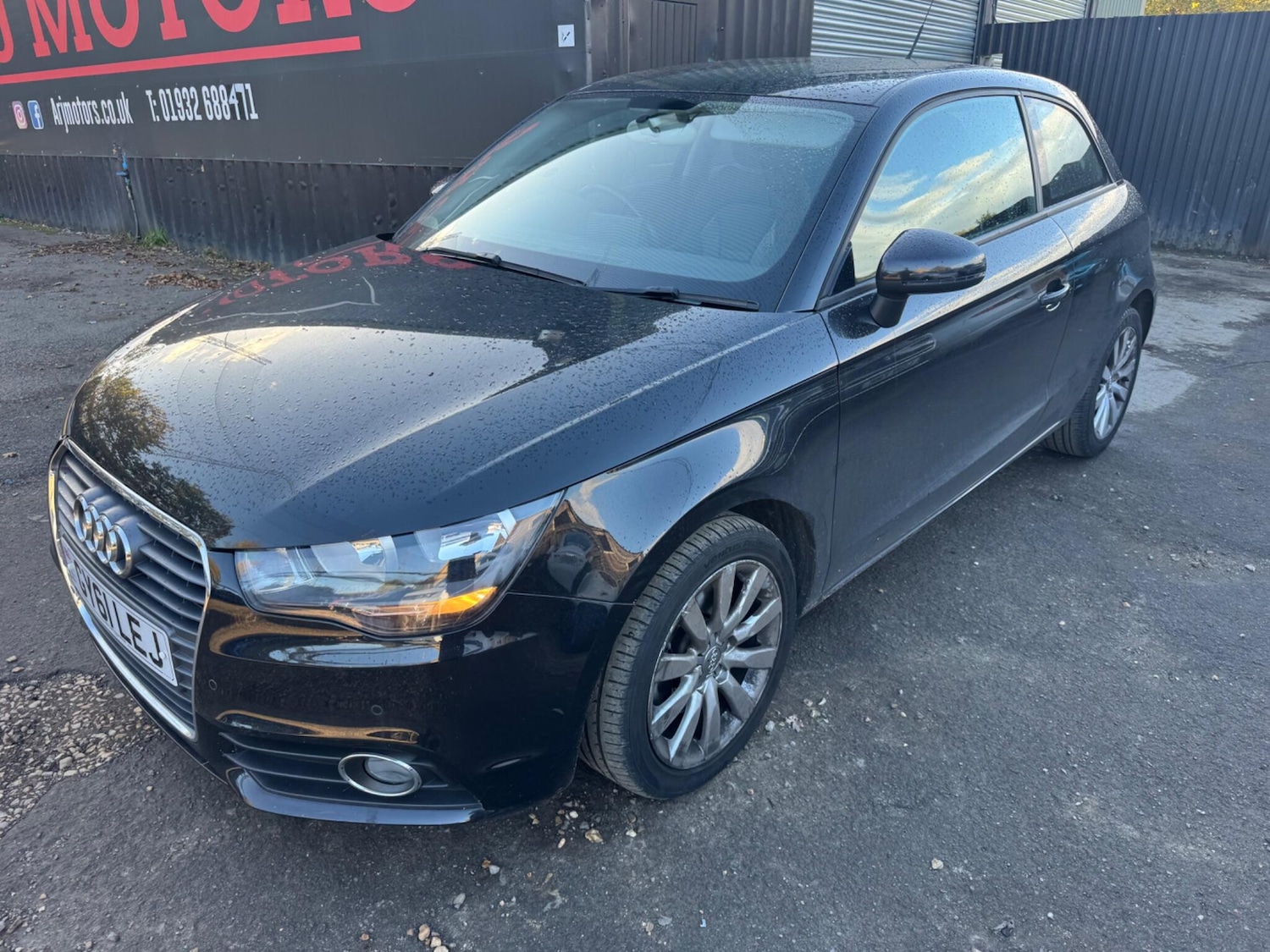 Used Audi A1 2011 for sale - 76377528: Photo 2