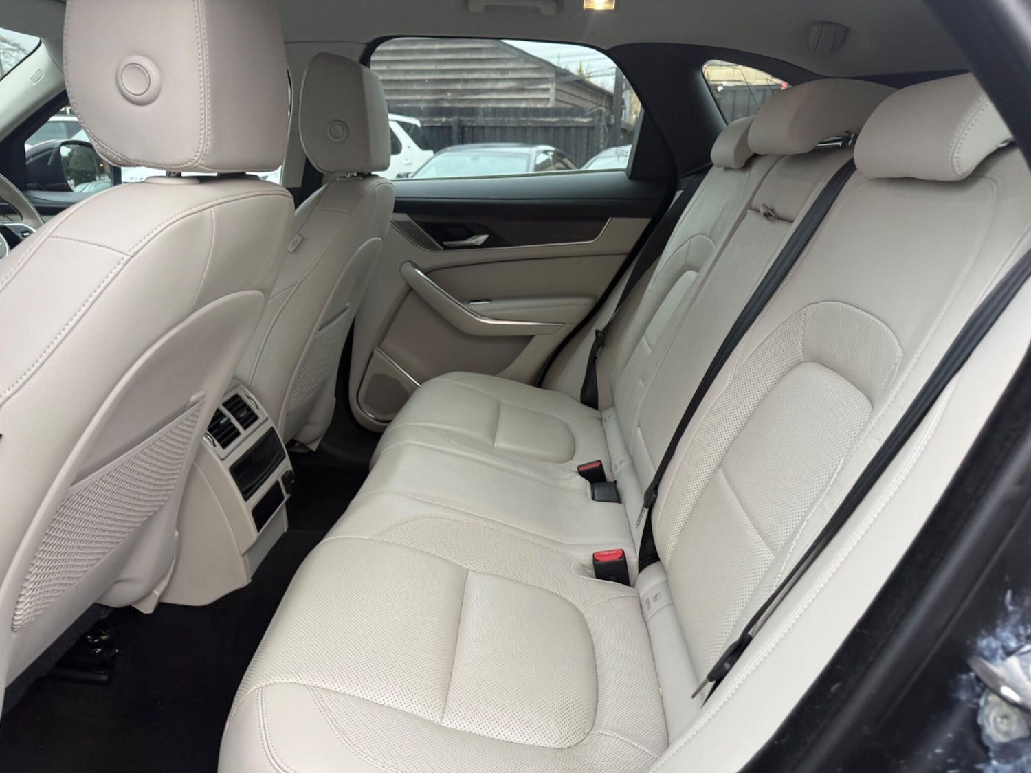 Used Jaguar F-Pace 2021 for sale - 76965216: Photo 9